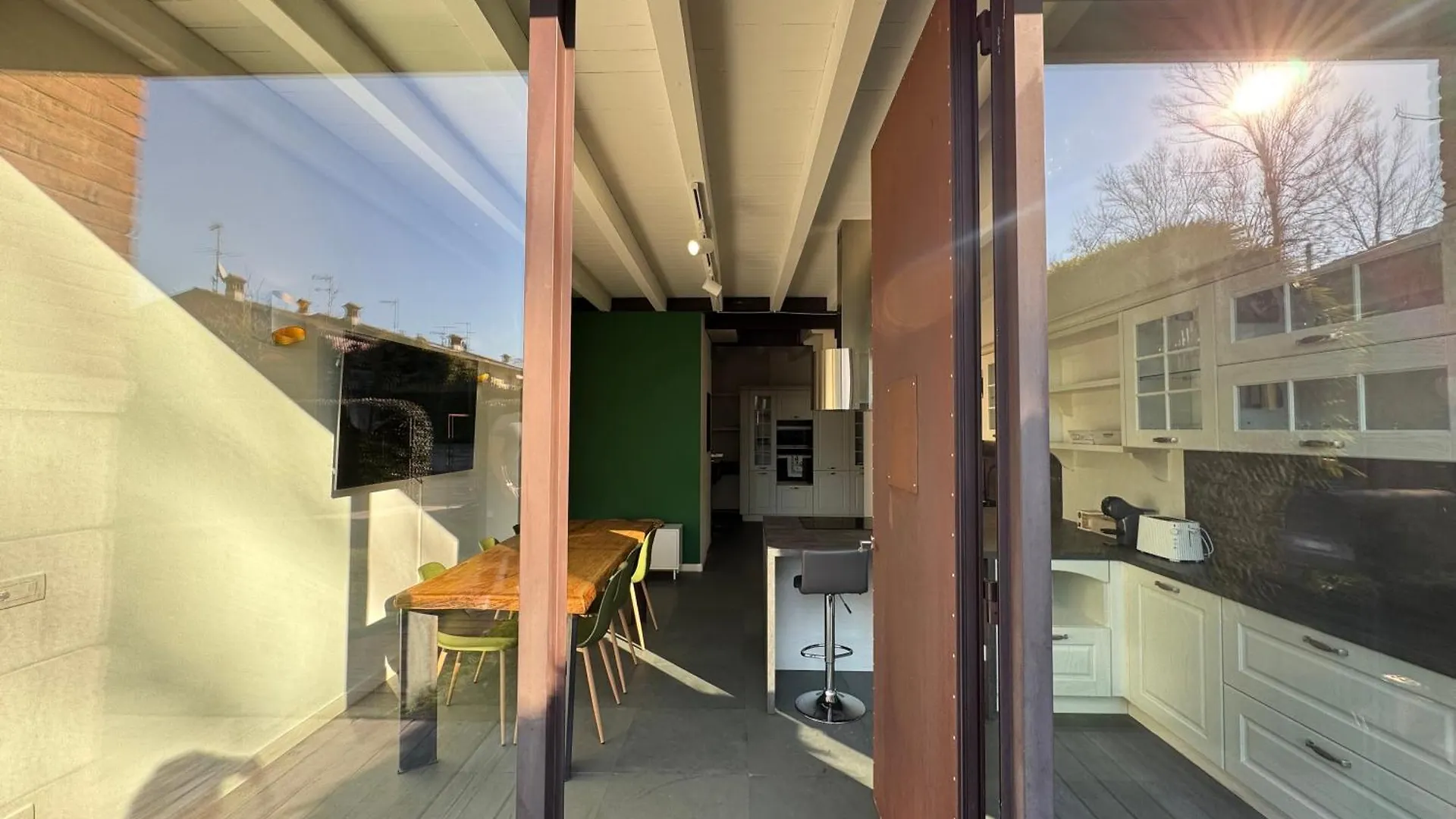 Industrial Loft - Garage-Netflix-Wifi Apartment Brescia 0*,  Italy