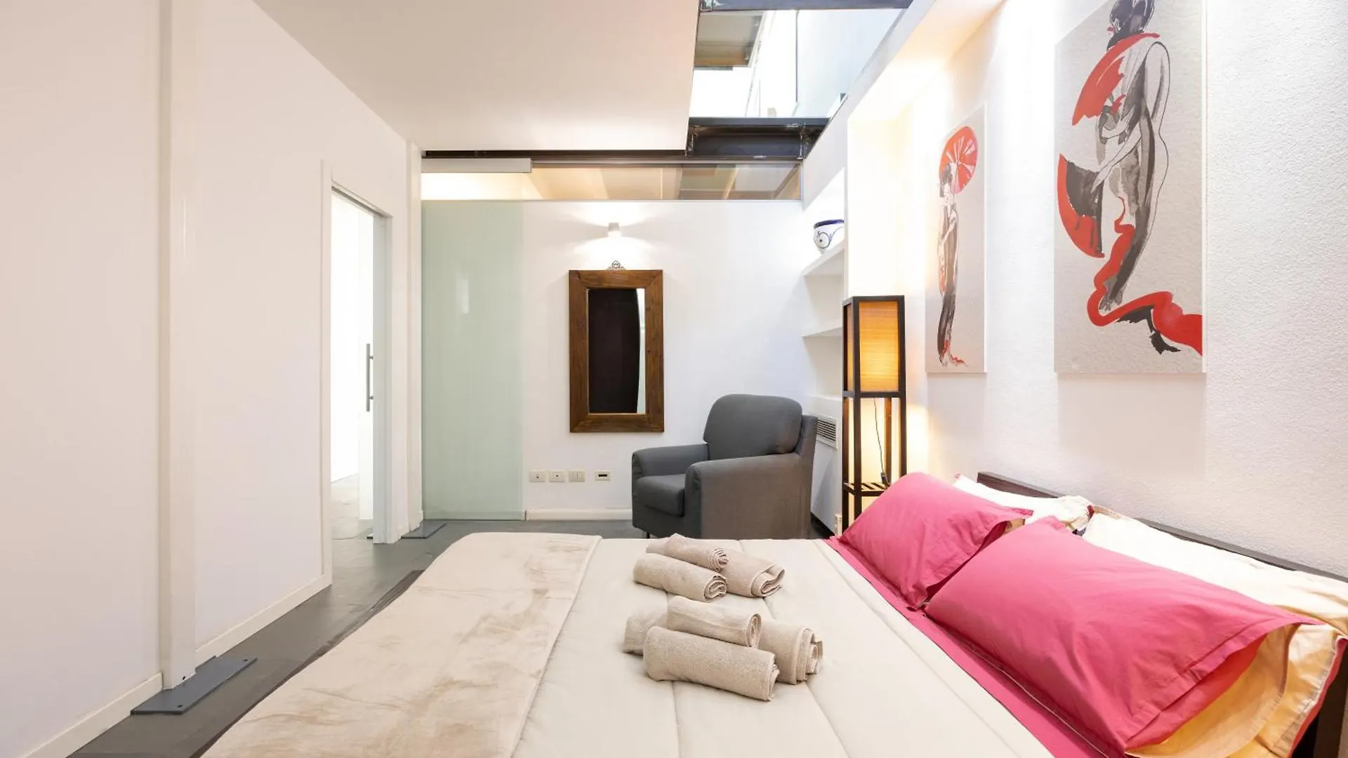 Industrial Loft - Garage-Netflix-Wifi Apartment Brescia Italy
