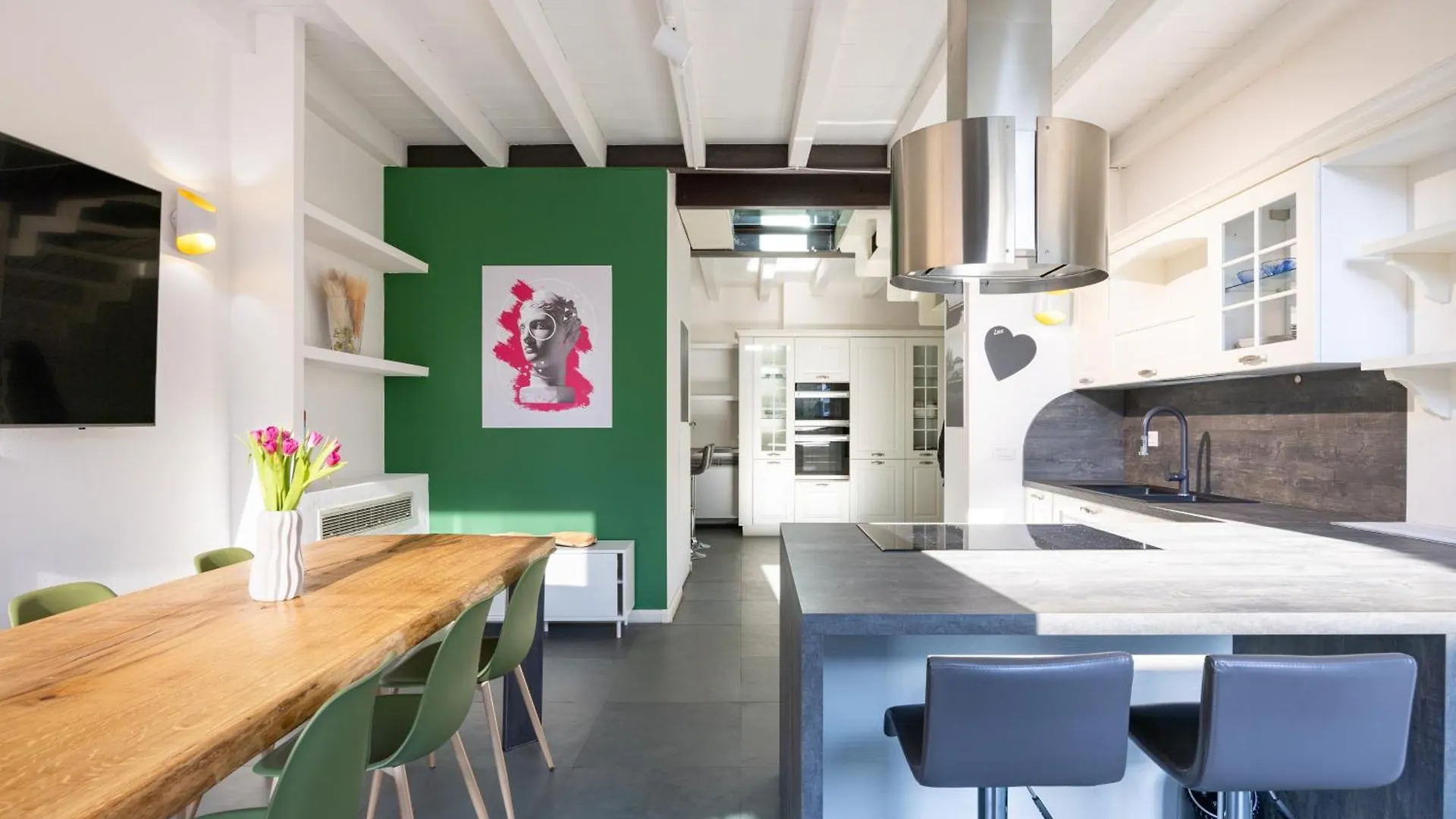 Industrial Loft - Garage-Netflix-Wifi Apartment Brescia
