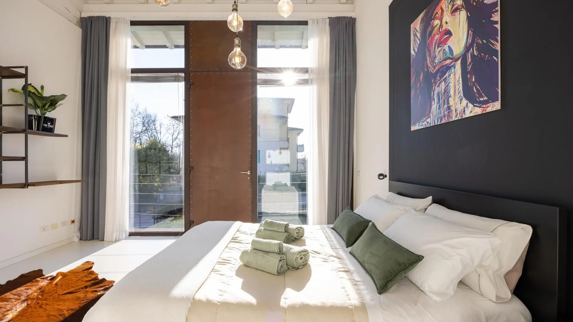 Industrial Loft - Garage-Netflix-Wifi Apartment Brescia